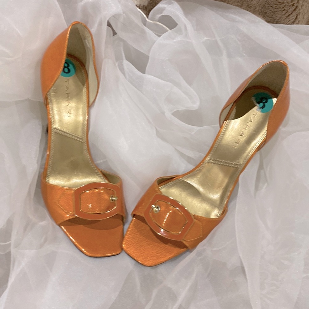 Tahari orange size 8 heels